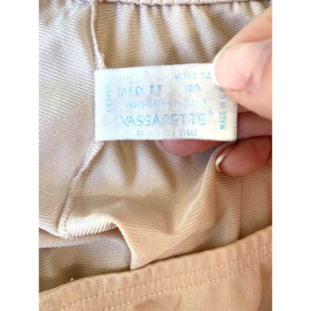 Vassarette Satinessence Half Slip Nude Vintage Lingerie Lace Side Pleat Size M - Picture 6 of 13